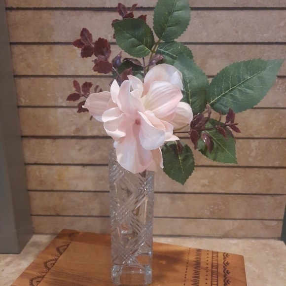 Avon 1980 Fostoria 6" Square Glass Bud Vase ~ Crosshatch Diamond Pattern - Picture 8 of 8